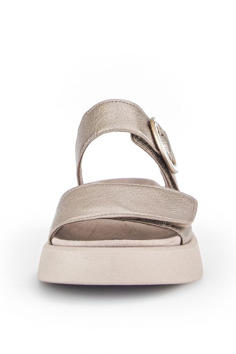 42863 Gabor Kadın Dolgu Topuklu Deri Sandalet 3.5-7.5 62 Metalik/Metal Cervo puder (goldmatt/w)