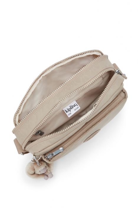 Kipling ABANU M Orta Boy Omuz Çantası 17x24x9 cm Sign Beige Emb